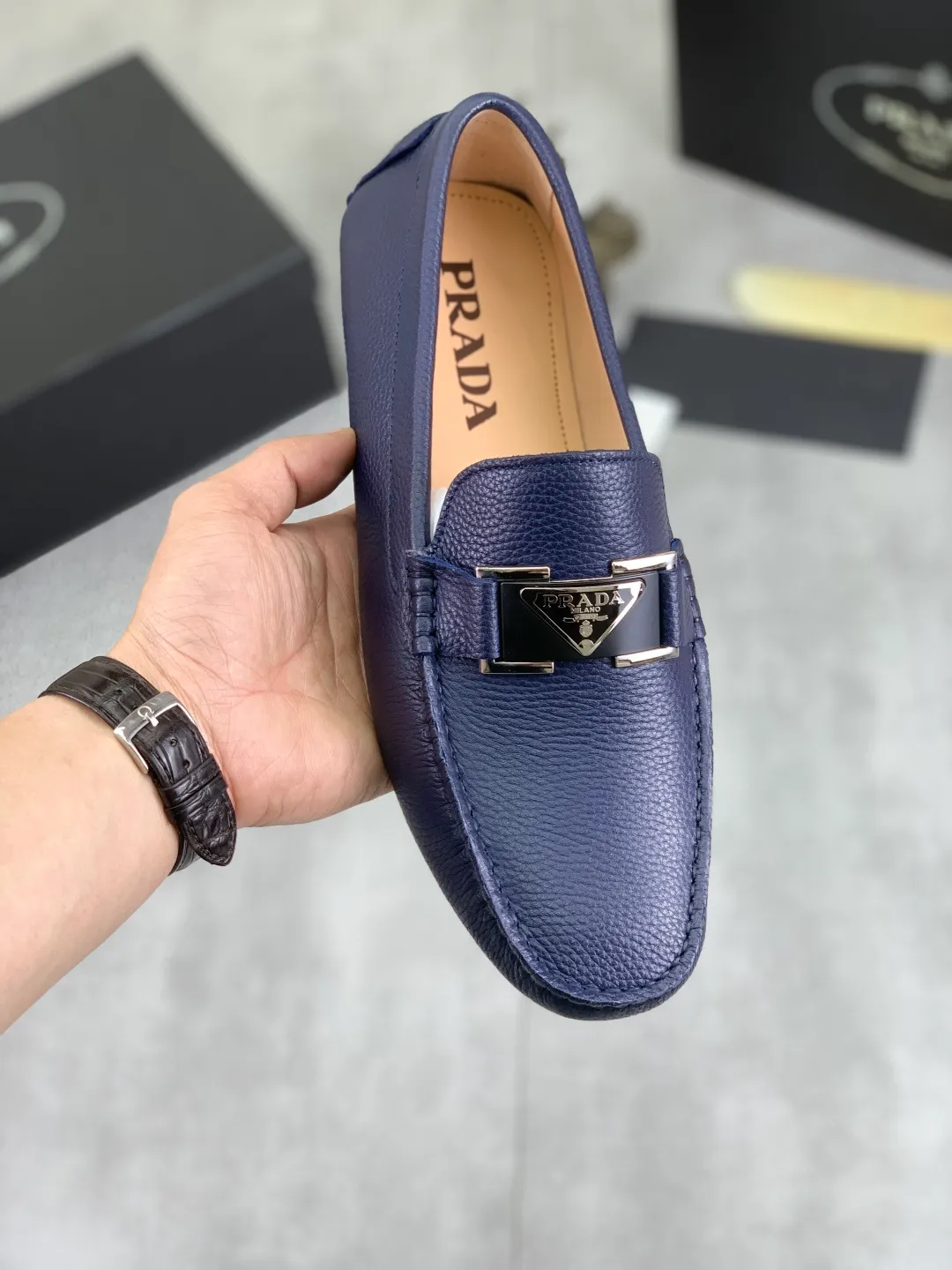 Men's Men's Shoes 💰P380💰【New Style】🆘 🔥🆕【PRADA】Prada Hong Kong high-quality pea shoes. Loaf style for lazy people. This fabric is made of 🇮🇹 imported top-grade Italian first-layer cowhide➕full first-layer pigskin lining. The lining is more high-end. The original non-slip and wear-resistant rubber outsole is the only choice for driving. Size: 38-45 4️⃣colors available